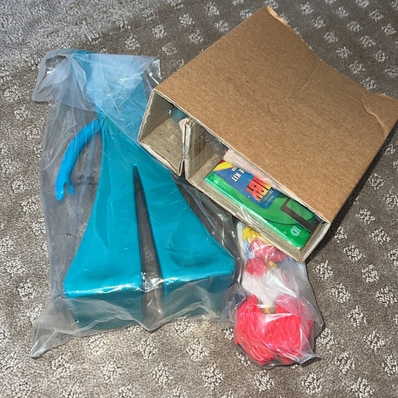 Vintage 1996 Gumby Disguise Kit - Cowboy & Clown Kit New in the Box - Picture 5 of 8